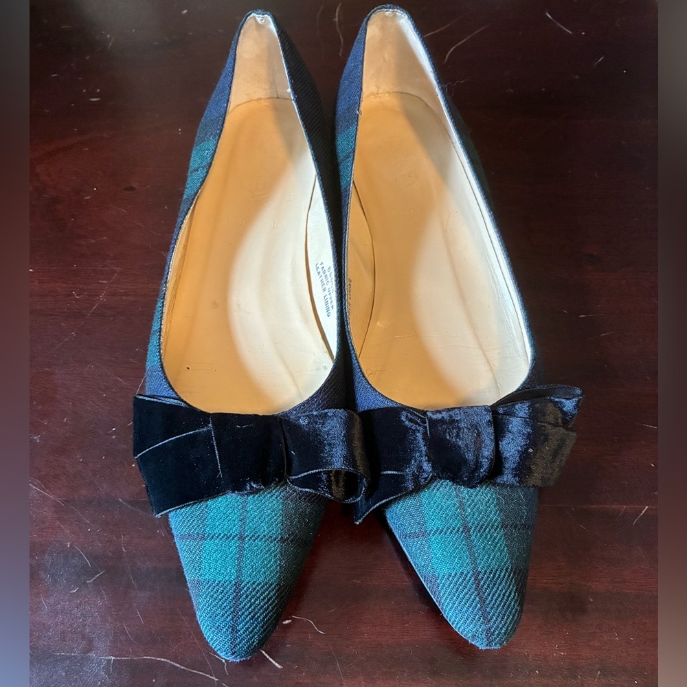 J Crew Black Watch Plaid Women's Flats with Velvet Bow Accent Sz 7 1/2 - Picture 3 of 4